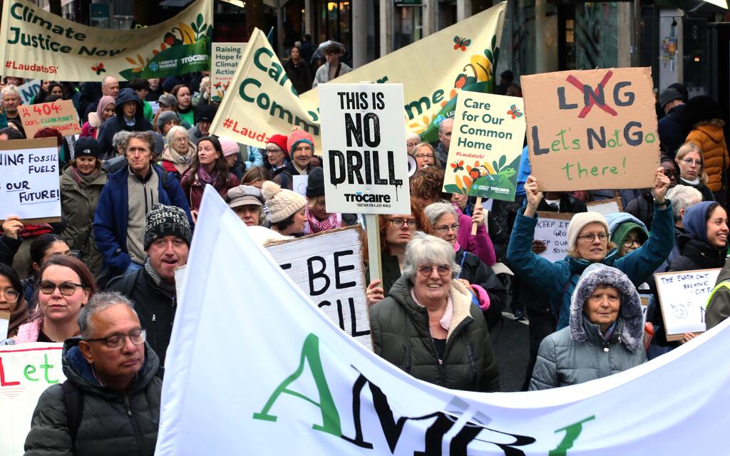 NO FEE 11 Stop Climate Chaos march (2)